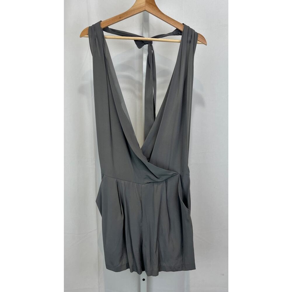 EMERSON THORPE Silk Shorts Romper Sleeveless Halter V Neck Open Back Gray Size M